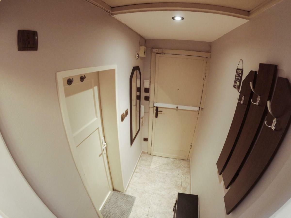 5 Corners Apartemen Sofia